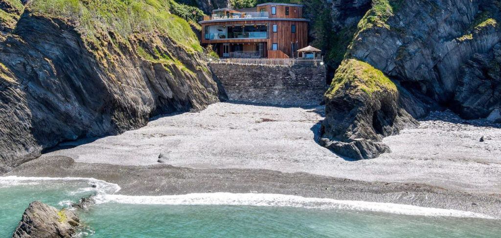 Ilfracombe Holiday Park Best Ilfracombe Beach Characteristics Surroundings and Activities tunnels beach